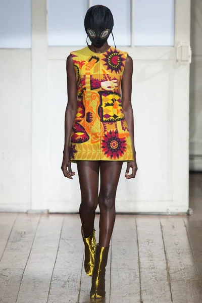 Look 10
